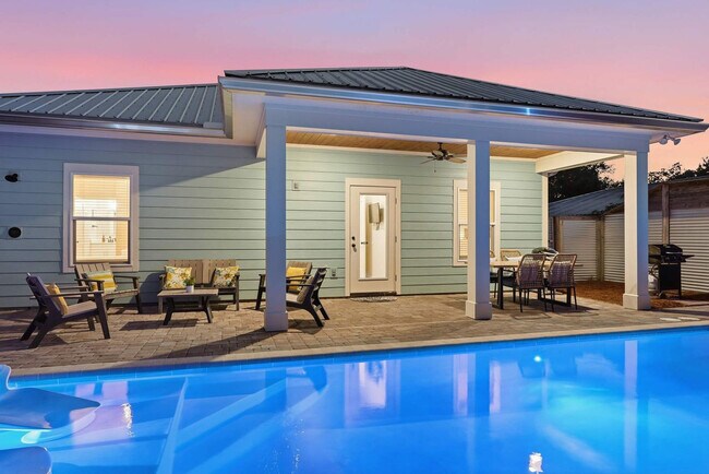 Building Photo - 21310 Pompano Ave