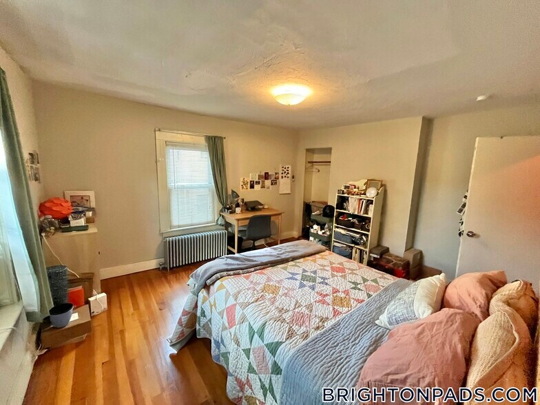 Building Photo - 9 R Winship St