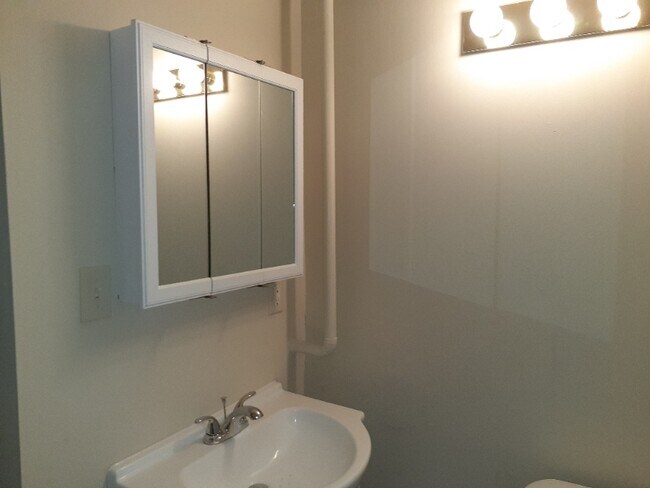 Building Photo - 1320 King Ave