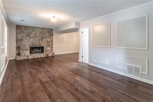 Building Photo - 495 Ansley Dr