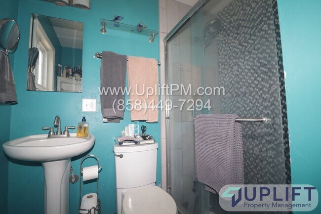 Building Photo - 2655 Chauncey Dr