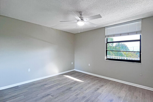 Building Photo - 3650 Whitehall Dr