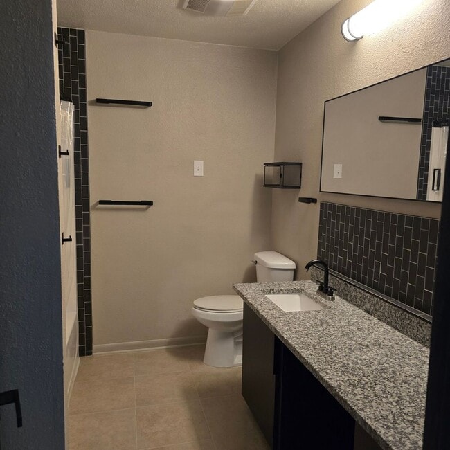 Building Photo - 5367 Wonder Dr