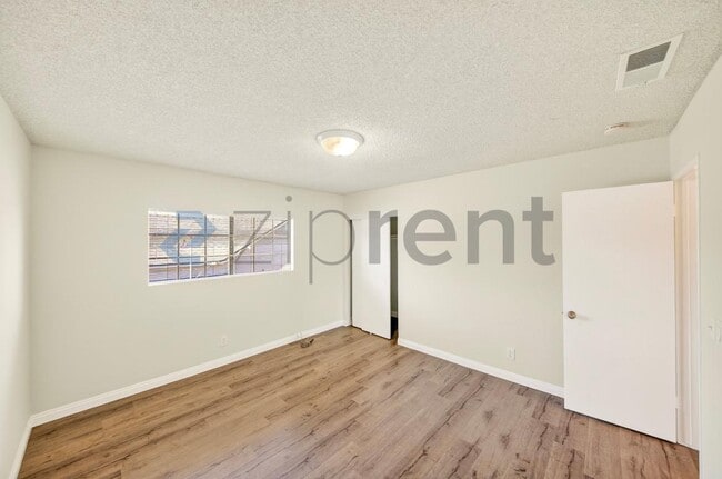 Building Photo - 2225 S Meridian Ave