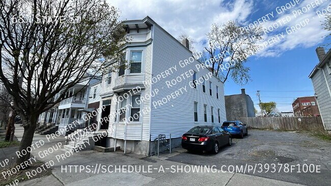 Building Photo - 687 State St