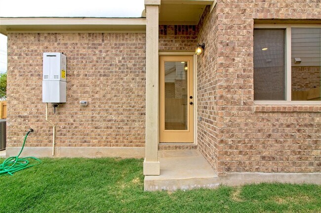 Building Photo - 555 White Steppe Way