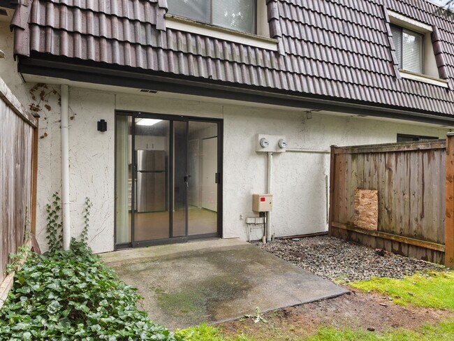 Building Photo - 6003