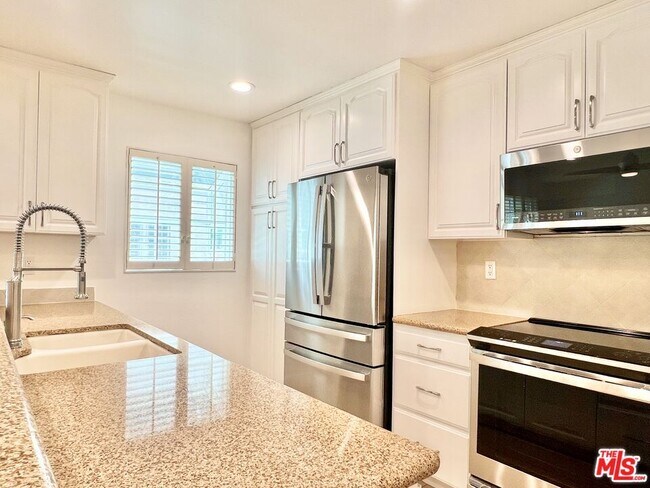 Building Photo - 13218 Fiji Way