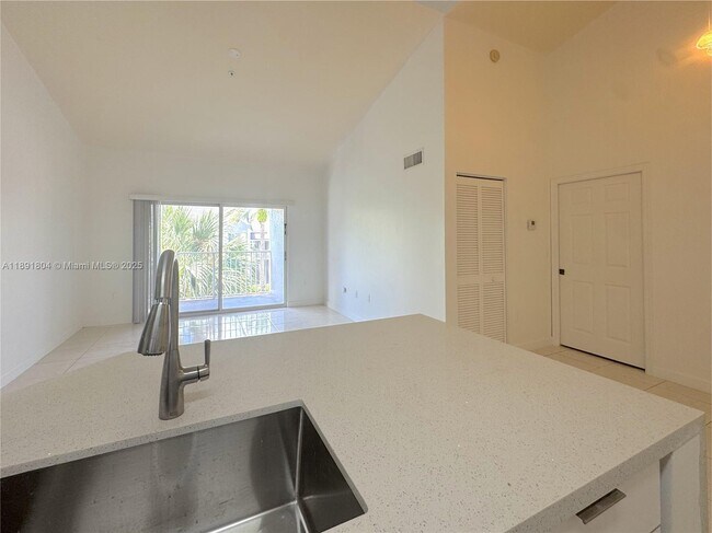 Building Photo - 620 SW 111th Ave
