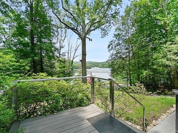 Building Photo - 96 Sagamore Dr