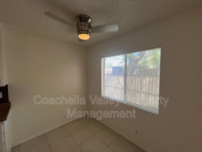 Building Photo - 556 E Chuckwalla Rd