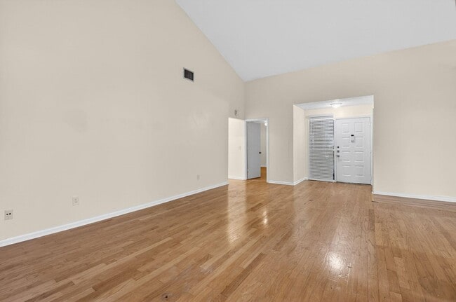 Building Photo - 6130 Aloma Ln