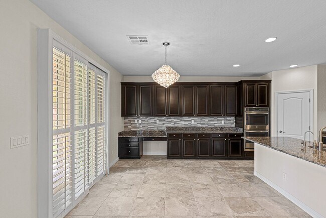 Building Photo - Beautiful West Vegas Home With Next Gen Suite