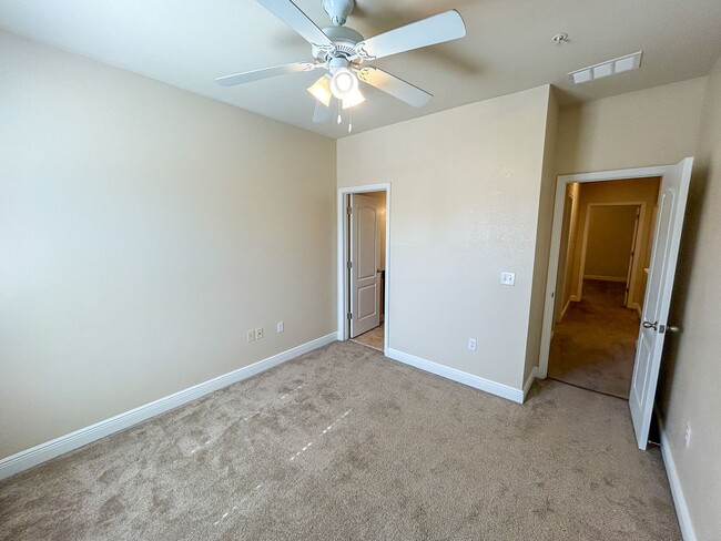 Building Photo - Chase Hollow #64