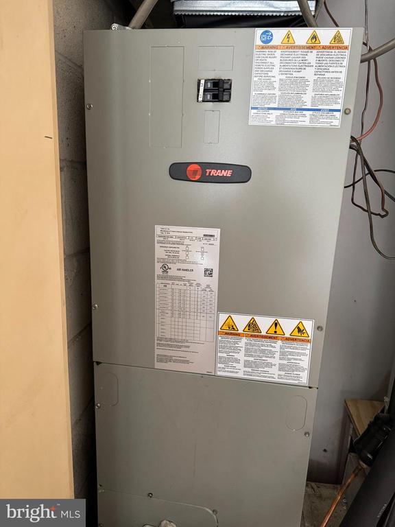 Building Photo - 7597 Gales Ct