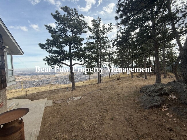 Building Photo - Views for Miles!!