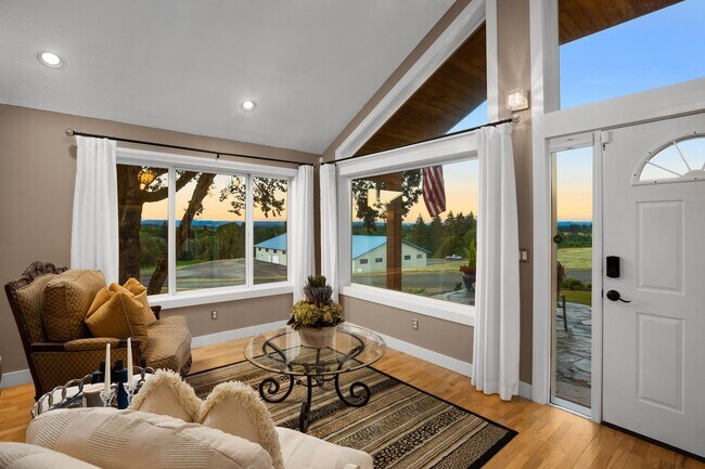 Building Photo - 3995 SW Lafollett Rd