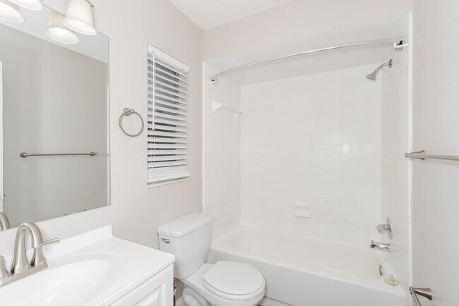 Building Photo - 14515 Wessex St