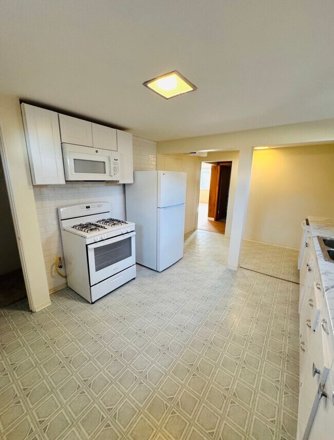 Building Photo - 3521 2nd Ave N