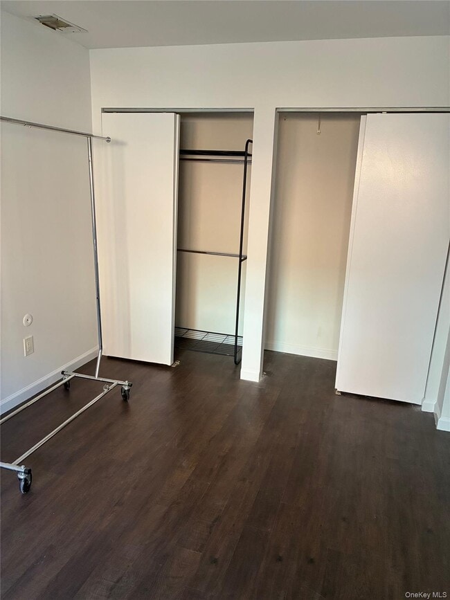 Building Photo - 401 Town Hill Condominium