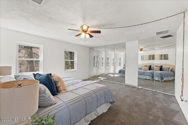 Building Photo - 8140 Sutton Pl N