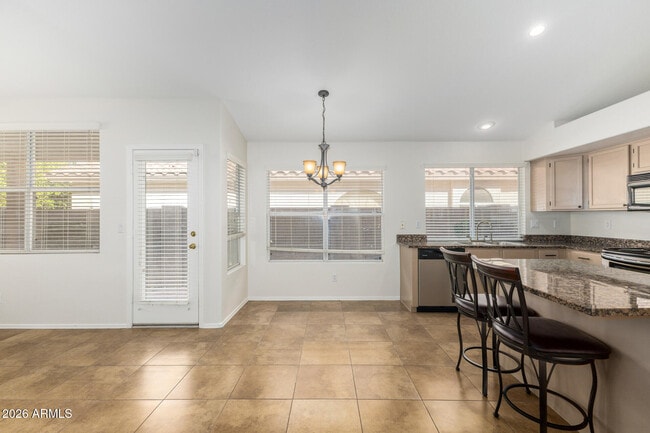 Building Photo - 1180 W Jeanine Dr