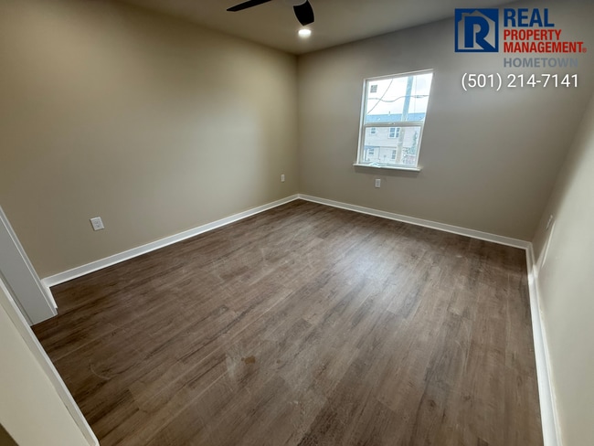 Building Photo - 1812 Sanford Dr