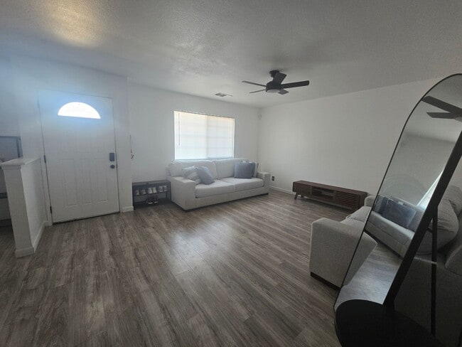 Building Photo - 1875 Idlewood Cir