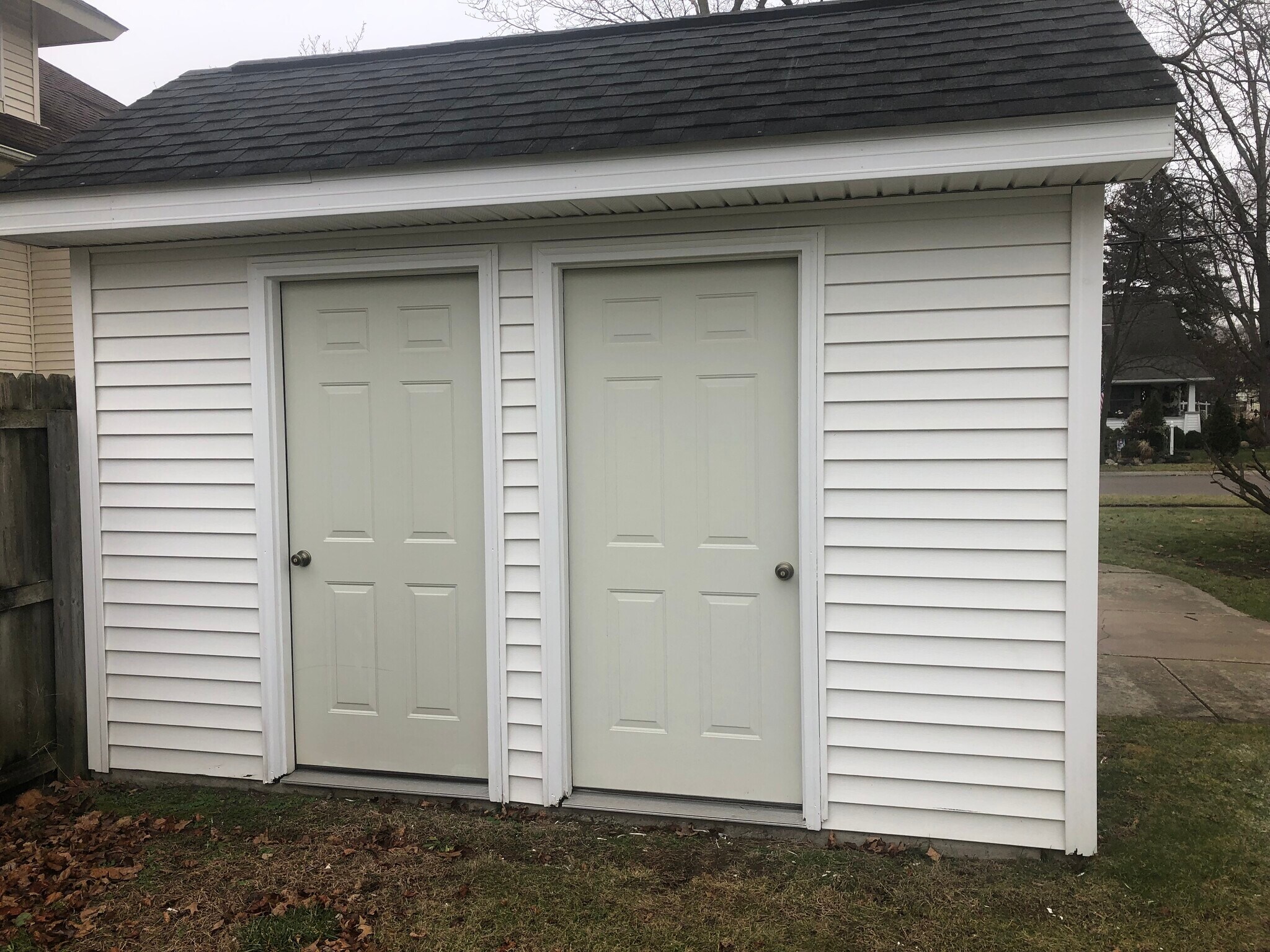 Building Photo - 106 E 2nd St