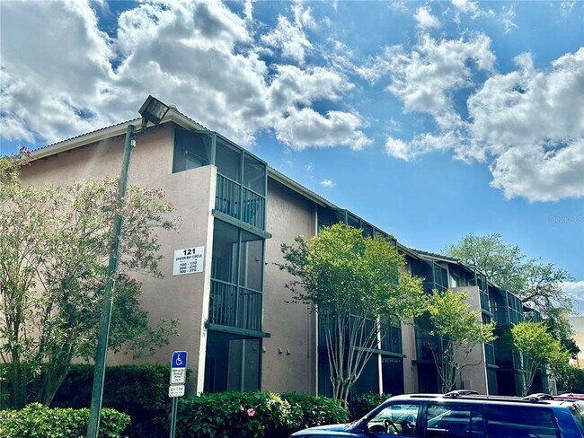 Primary Photo - 121 Oyster Bay Cir