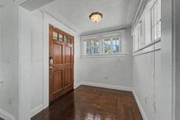 Building Photo - 3 bedroom 2 Bath Home MUST SEE