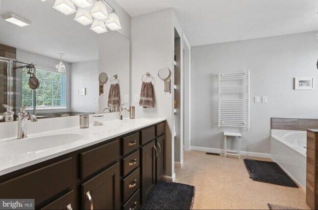 Building Photo - 118 Stone Arch Dr
