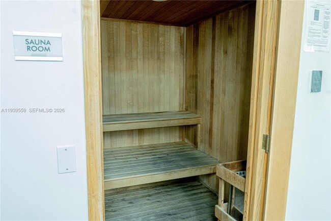 Building Photo - 480 NE 30th St