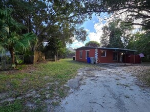 Building Photo - Cozy 3 Bed, 1 Bath Home~Afforable~New Mech...