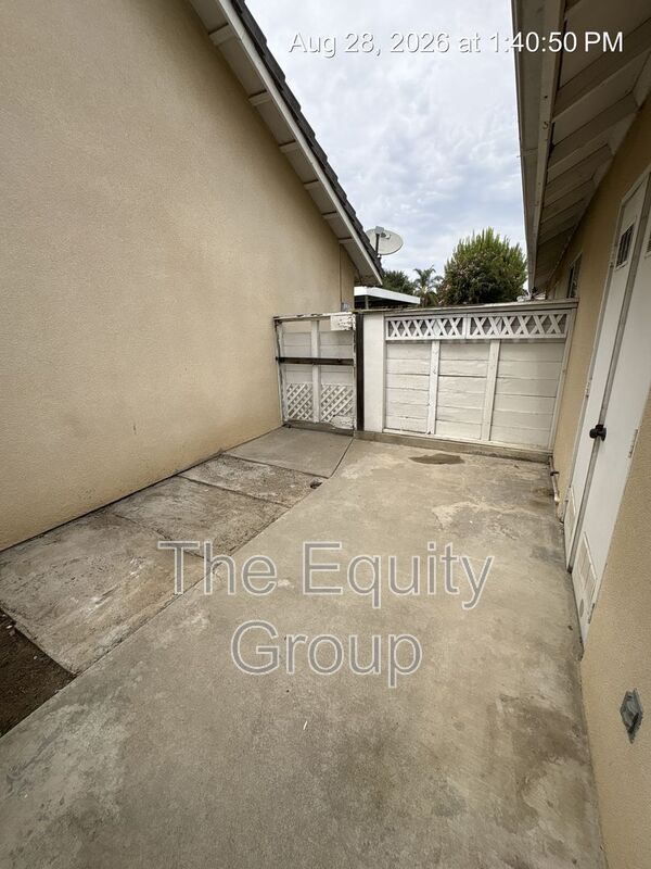 Building Photo - 2633 S Maselli St