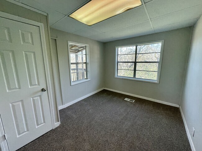 Building Photo - 4028 40th Ave N