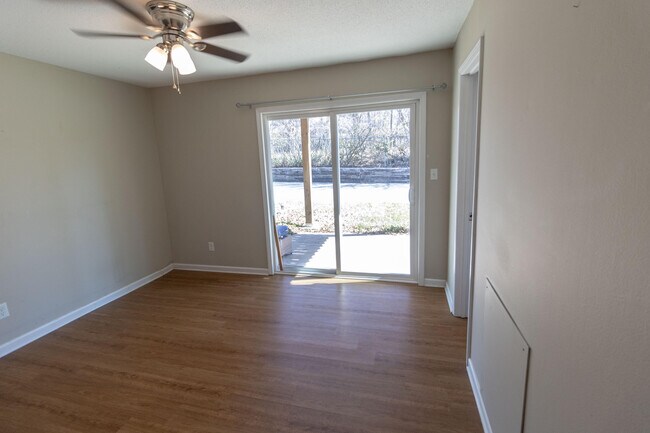 Building Photo - 105 N Garth Ave