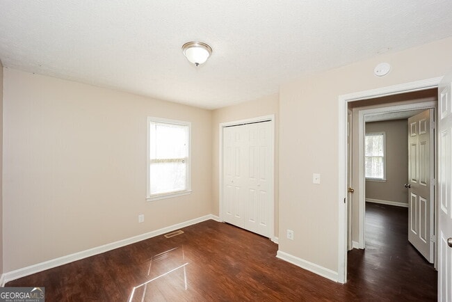 Building Photo - 165 Willow Shoals Dr