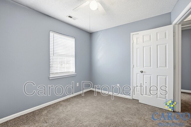 Building Photo - 2713 Daffodil Dr