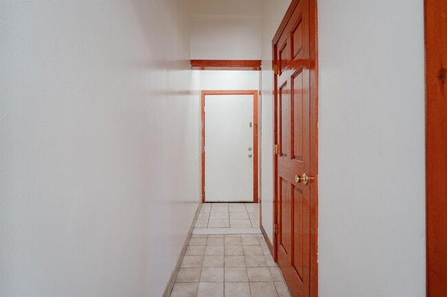 Building Photo - 724 17th St