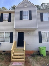 Building Photo - Lovely 3bedroom / 2bath Townhouse near NCSU!