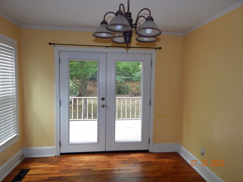 Building Photo - 1449 Mimosa Cir SE