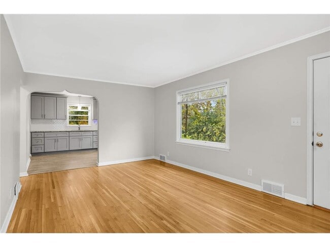 Building Photo - 2336 Ives Ln N