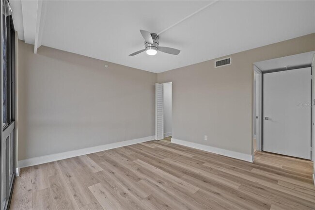 Building Photo - 3301 Bayshore Blvd
