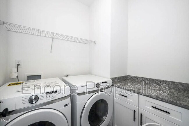 Building Photo - 51 Buckstone Pl
