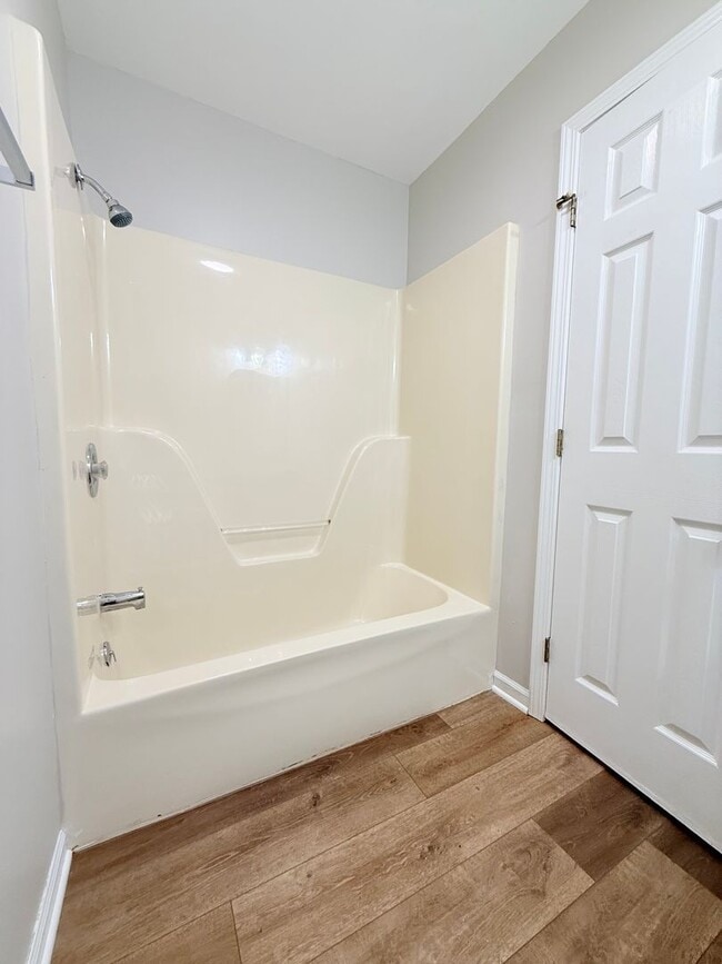 Building Photo - 1285-MF2-IO