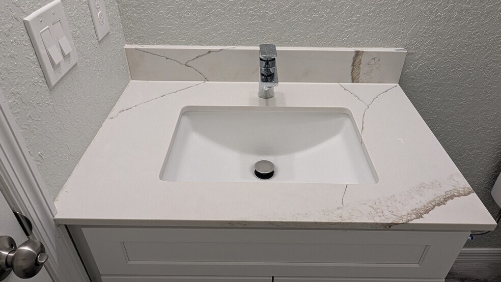 Building Photo - 8168 Juniper Rd