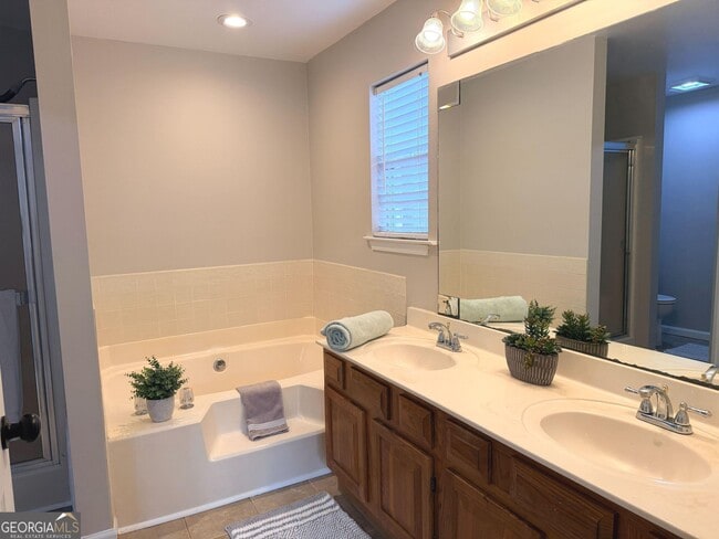 Building Photo - 303 Tamarac Trail