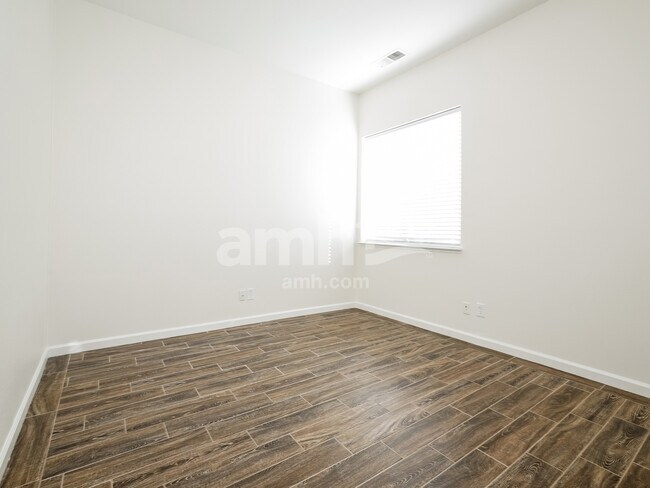 Building Photo - 2983 Almazan Ct