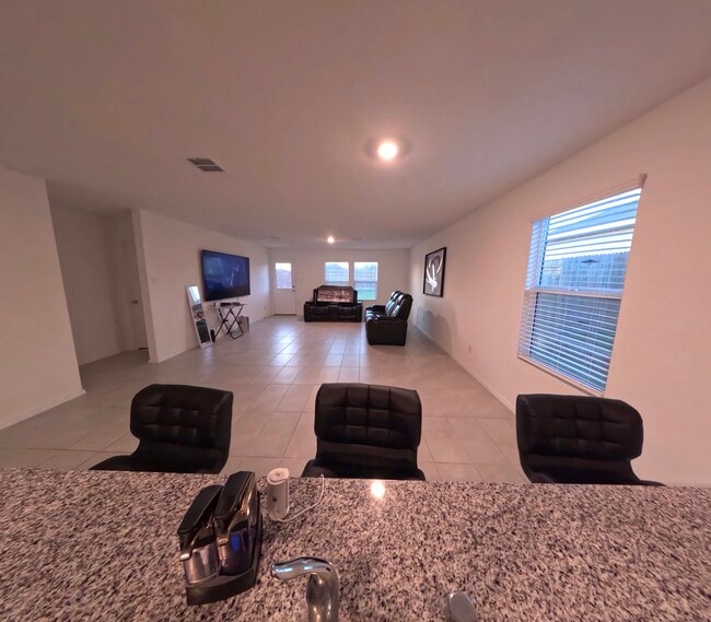 Building Photo - 2708 Starwater Dr